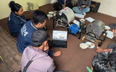 Tingkatkan Daya Saing Produk Lokal, Tim Pemberdayaan Masyarakat BIM University Dampingi Petani Kopi Sari Mekar Rancang Kemasan Berbasis AI dan Canva